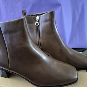 Brown Women's Boots Size 11